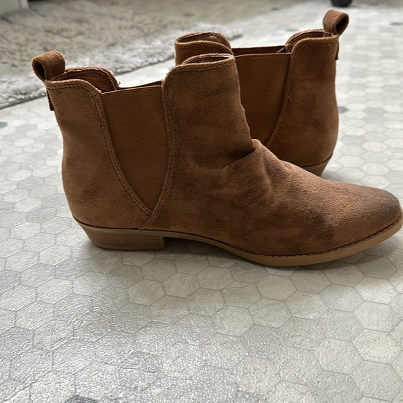 Very G Booties - Picture 3 of 3